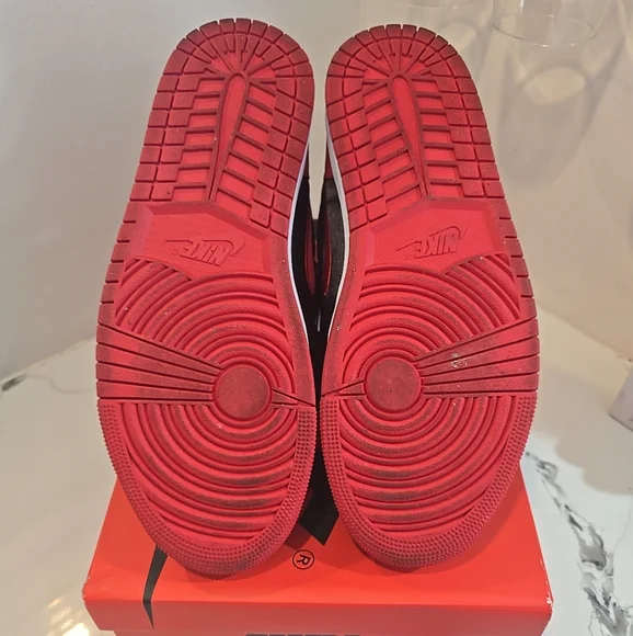 NIKE AIR JORDAN 1 RETRO HIGH OG SATIN BRED WOMENS SIZE 11.5 FD4810-061 PRE-OWNED - Picture 9 of 10